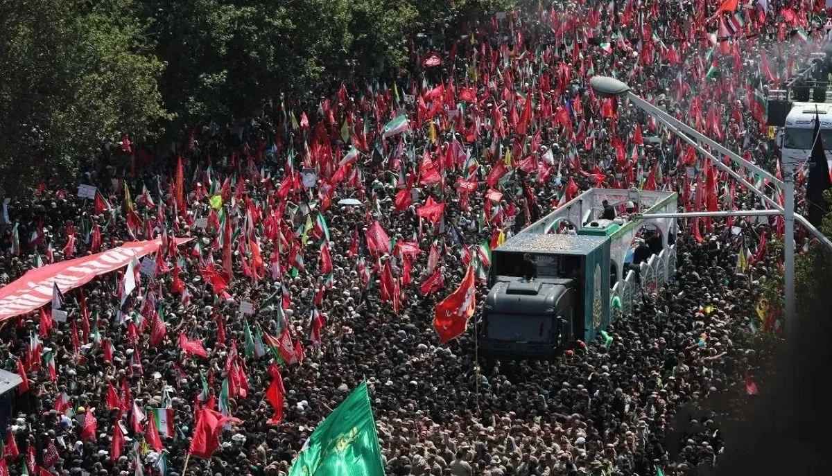 مراسم وداع با رهبر شهید انقلاب در تهران به پایان رسید