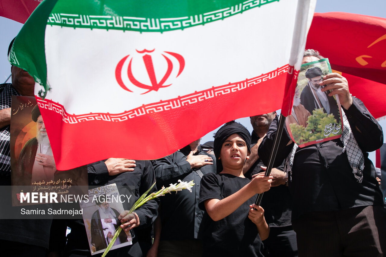 مراسم وداع با رهبر شهید انقلاب در مصلای تهران برگزار شد