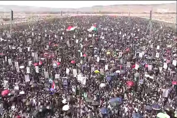 مردم یمن در صعده به حمایت از نیروهای مسلح راهپیمایی کردند