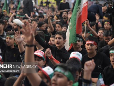 مشارکت گسترده دانش‌آموزان خراسان رضوی در تشییع رهبر شهید