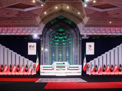 مقامات خارجی برای ادای احترام به رهبر شهید به ایران آمدند