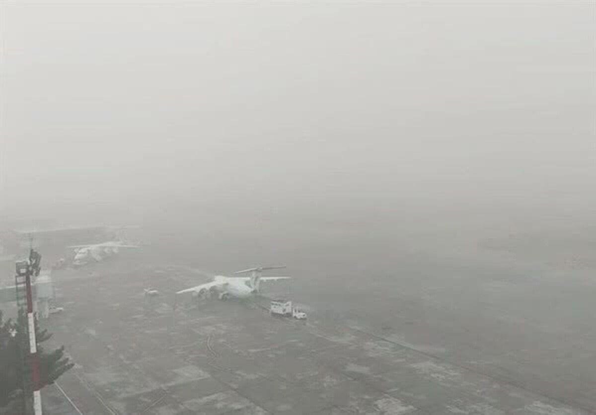 پرواز تهران به کرمان به دلیل شرایط نامساعد جوی در شیراز به زمین نشست