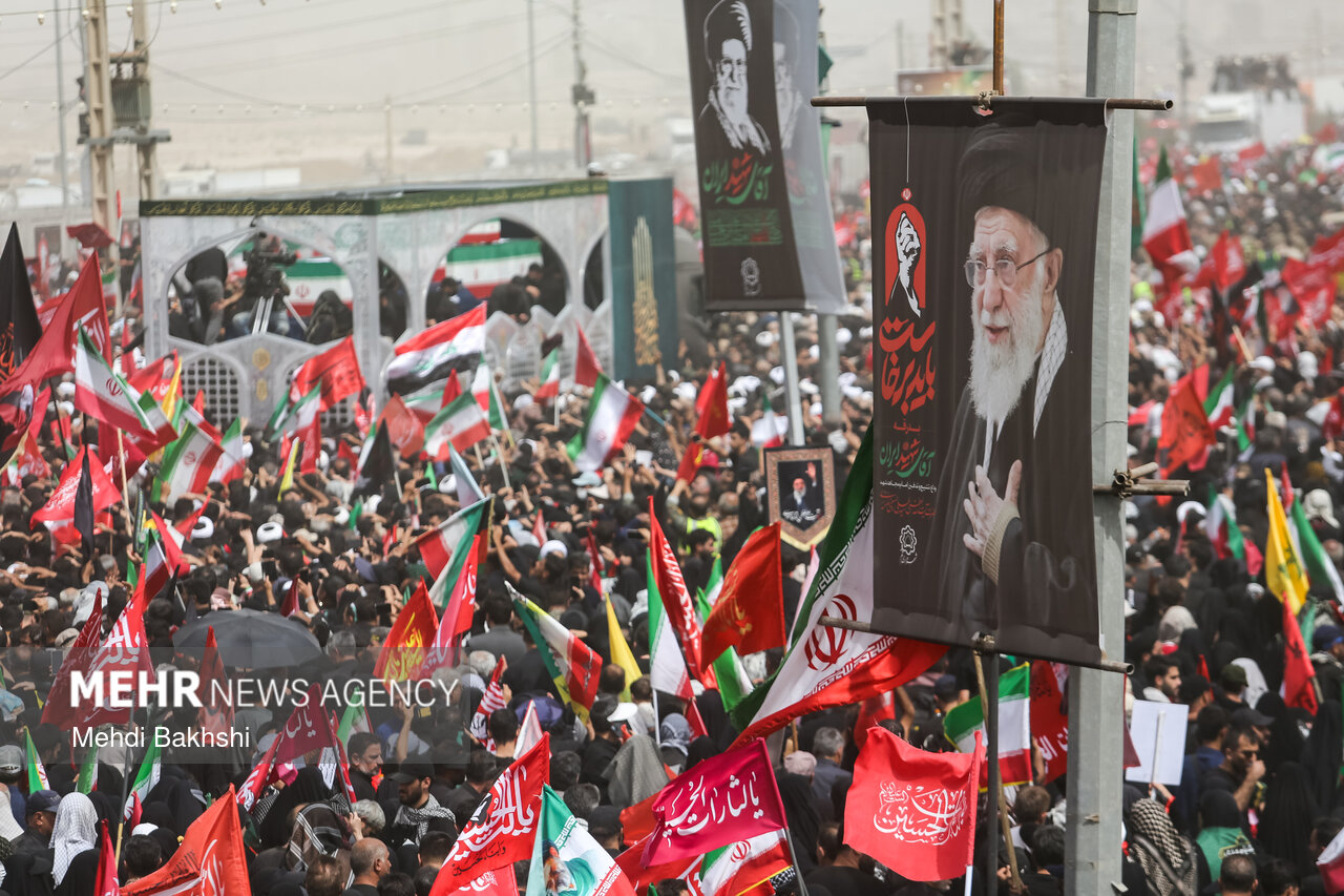 پوشش میدانی گسترده بدرقه رهبر شهید با حضور ۳۰ گزارشگر
