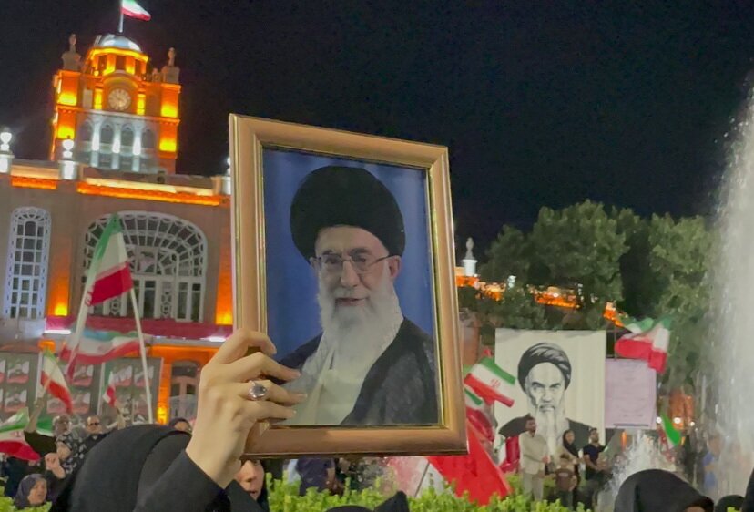 کاروان مردمی تبریز پس از اجتماع ۱۴۸ به سمت بندرعباس حرکت کرد
