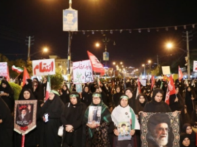 یاسوج در سوگ قائد شهید؛ ۱۲۸ شب ایستادگی در خیابان جمهوری