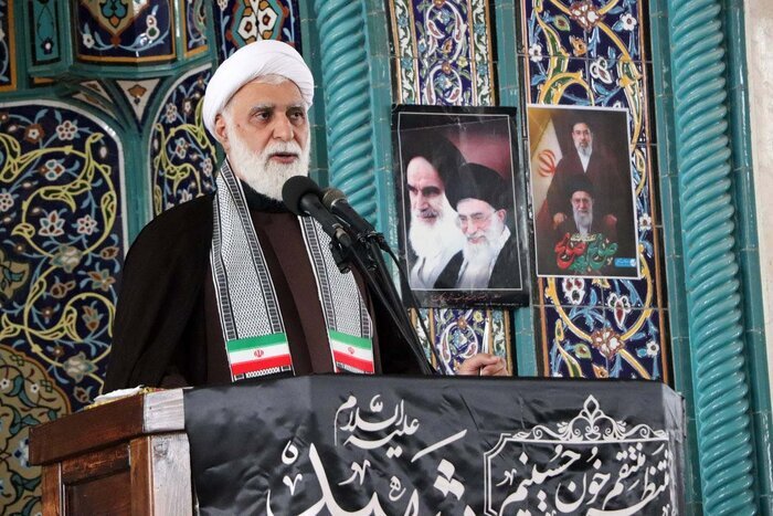 امام جمعه کیش: رکود یک ساله گردشگری کسبه جزیره را گرفتار کرده است