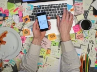 اگر مدام می‌گویید «بعداً انجامش می‌دهم»، این مطلب را بخوانید+ قانون ۵ دقیقه