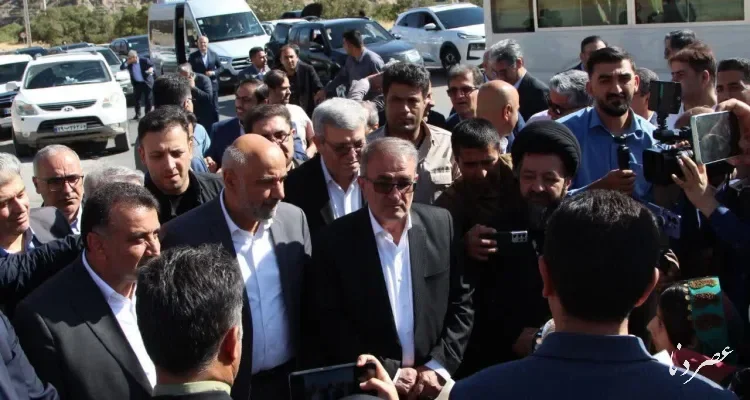 بررسی مشکلات مجموعه ورزشی سی‌سخت با حضور وزیر کار و استاندار