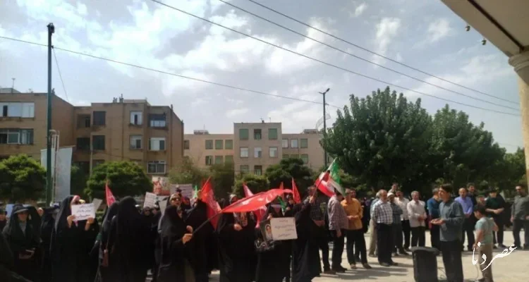 تجمع خودجوش بانوان اراکی در حمایت از عفاف و حجاب