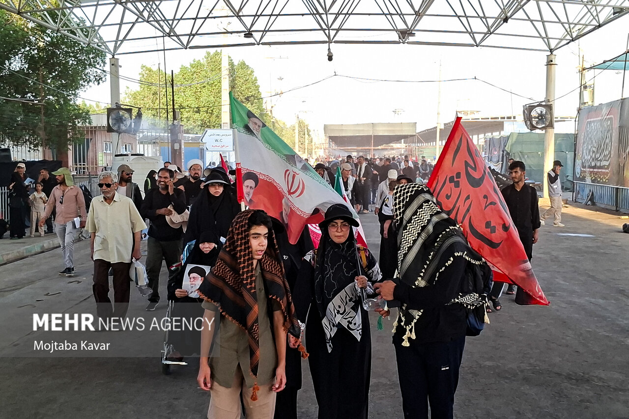 تردد زائرین اربعین حسینی در مرز مهران