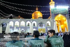 حرم رضوی میزبان خیل عاشقان در میلاد پیامبر رحمت(ص)