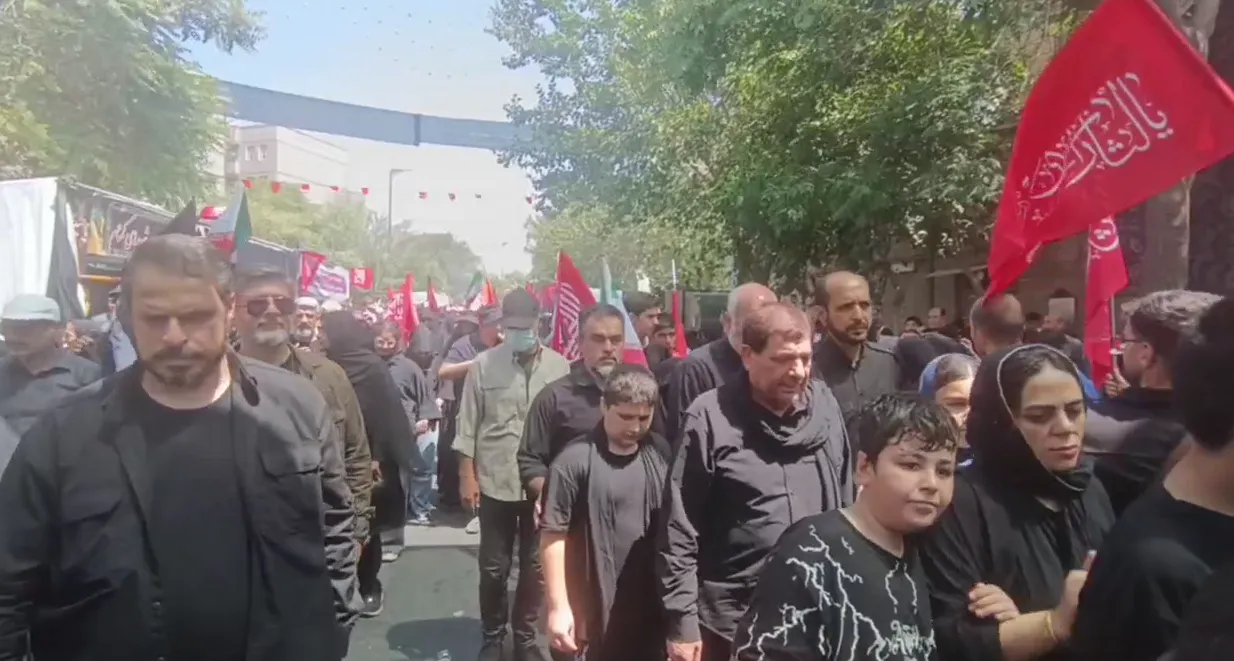 حضور محمد مخبر، مشاور و دستیار مقام معظم رهبری در مراسم پیاده‌روی جاماندگان اربعین حسینی در تهران