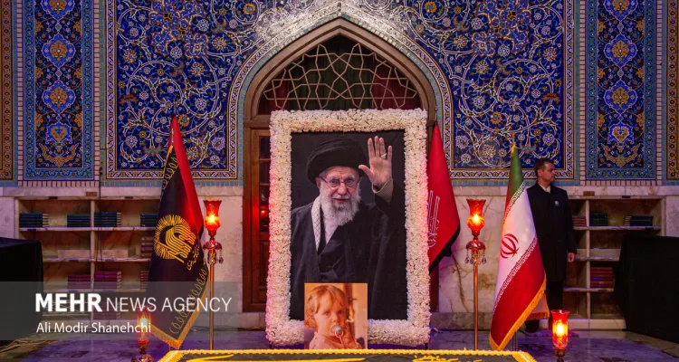 دارالذکر در آستانه چهلمین روز تدفین رهبر شهید؛ روایت ادامه دلدادگی زائران در حرم رضوی