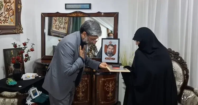 دیدار رئیس‌کل دادگستری تهران با خانواده شهید قناعت‌کار؛ تکریم شهدا اولویت دستگاه قضا