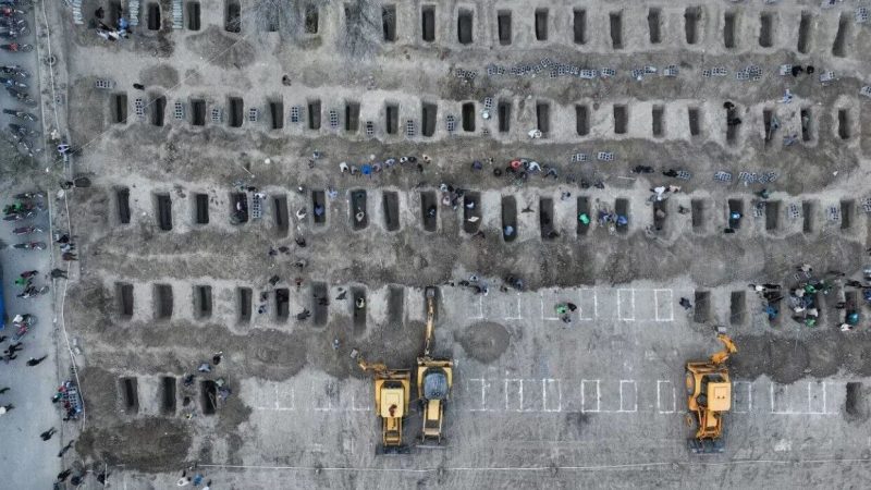 روایت «به کدامین گناه» در بجنورد؛ یادبود ۱۶۸ فرشته مینابی در قاب نمایش خیابانی