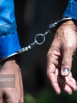 سارق ۸۰ میلیاردی منازل خمینی‌شهر دستگیر شد