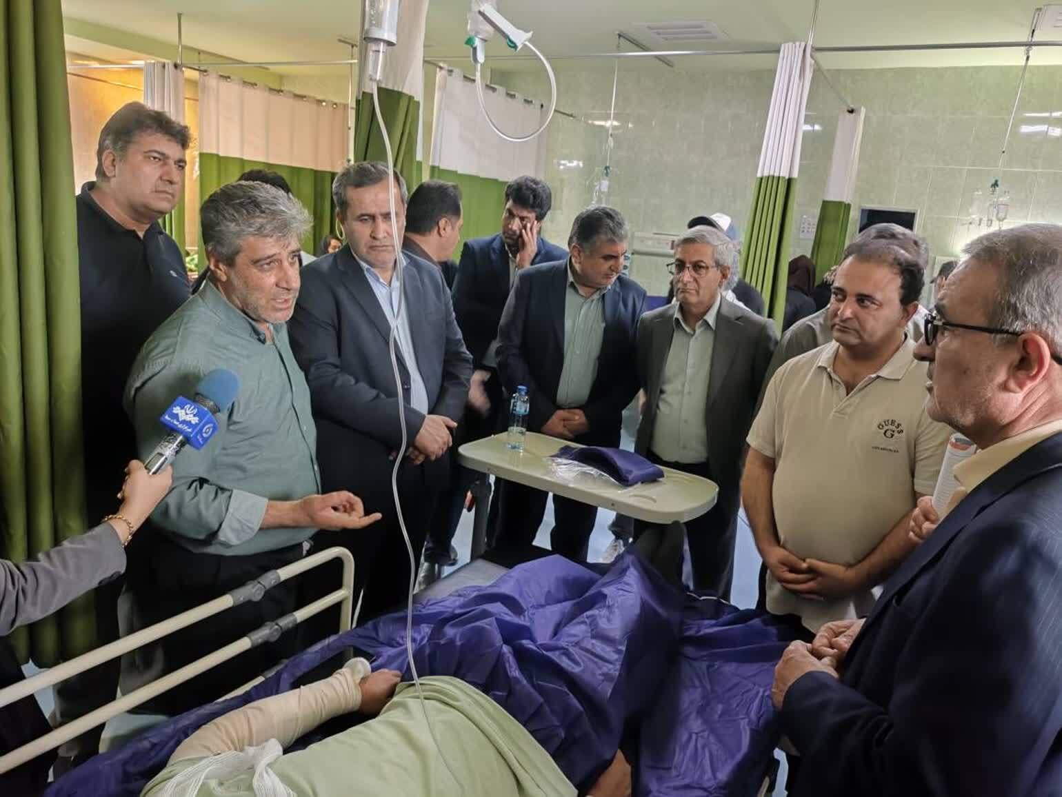 عیادت استاندار از مصدومان حادثه تنگ‌سریز؛ تأکید بر تسریع در تکمیل طرح