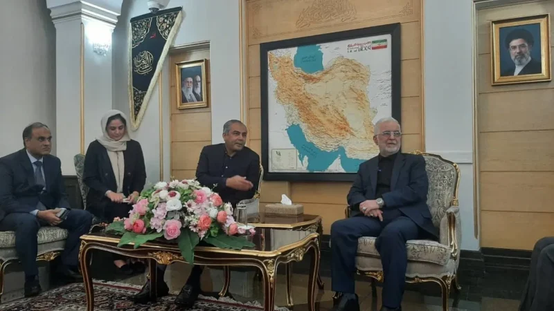 وزیر کشور پاکستان با استقبال مومنی وارد تهران شد