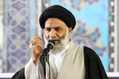 امام جمعه اهواز: دشمن به دنبال نابودی جمهوری اسلامی است نه بنزین/ گلوگاه اقتصادی دنیا در دست ماست