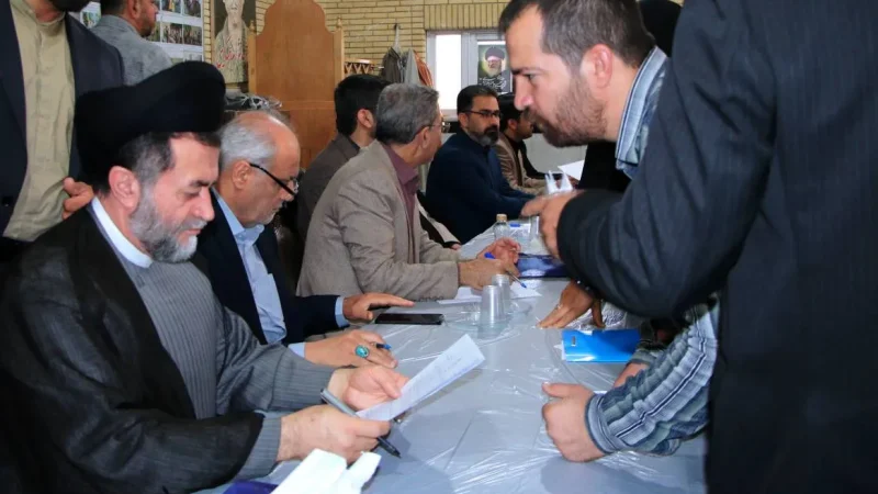 ۲۰۰ شهروند بی‌واسطه مشکلات خود را با مسئولان دادگستری استان فارس مطرح کردند
