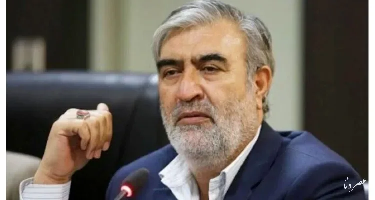 عزیزی: مذاکره با آمریکا تا پذیرش کامل شروط ایران بی‌فایده است