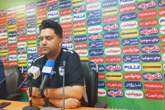 اخباری: در حق چادرملو بی‌عدالتی شد، اما باید از این فضا خارج شویم/ نیمکت استقلال خوزستان شلوغ بود