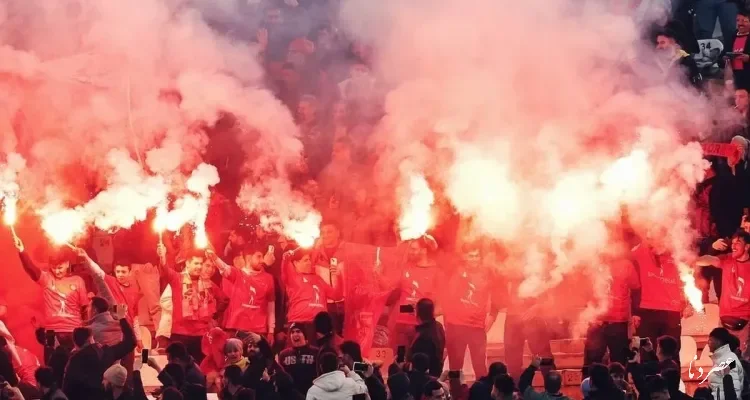 هواداران پرسپولیس ورزشگاه نقش جهان را تسخیر کردند