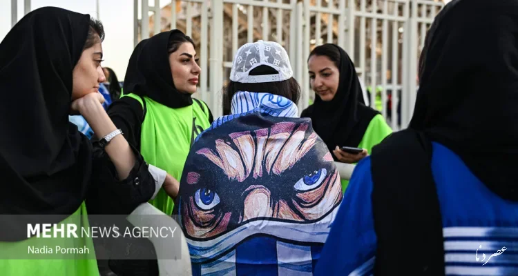 ورود هواداران استقلال و پرسپولیس به ورزشگاه نقش جهان در آستانه دربی ۱۰۷