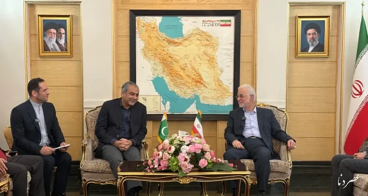 ورود وزیر کشور پاکستان به تهران با استقبال مومنی