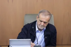 پزشکیان: اگر آمریکا جنگجو است با نیروهای نظامی ما روبرو شود