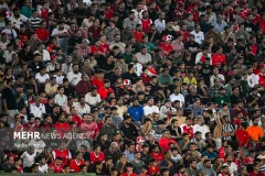 کری‌خوانی هواداران استقلال و پرسپولیس در نقش جهان؛ تارتار تشویق شد